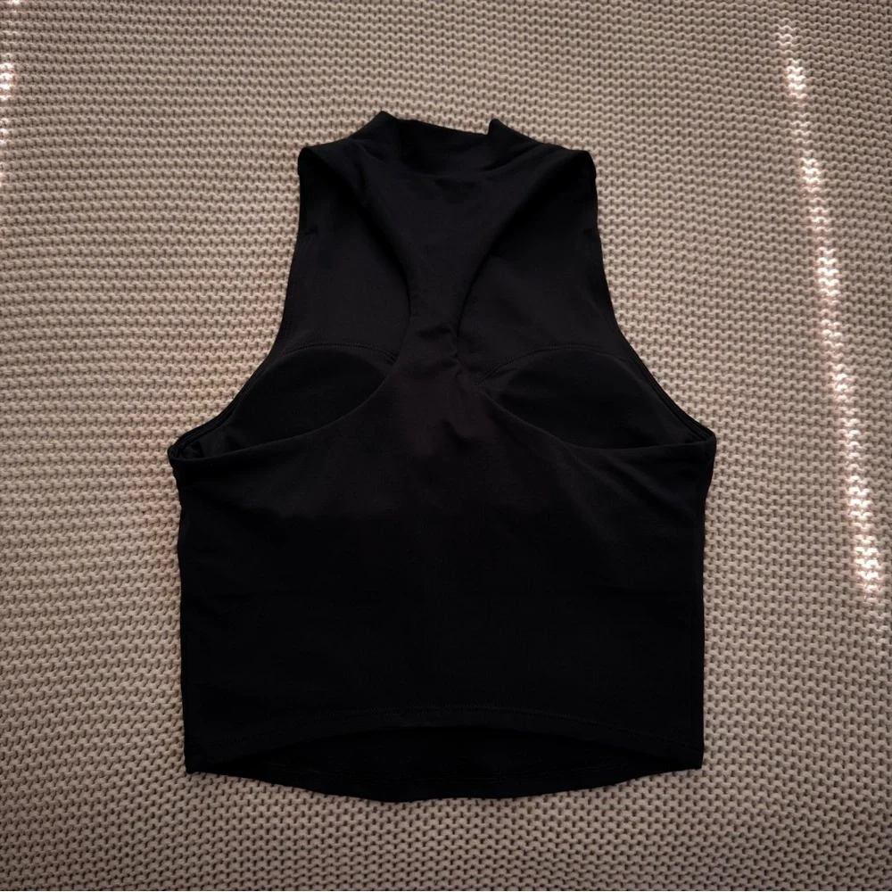 ALO Yoga Alosoft Top All That Bra Tank Black High-Neck Sleeveless Crop Tank - Picture 3 of 4